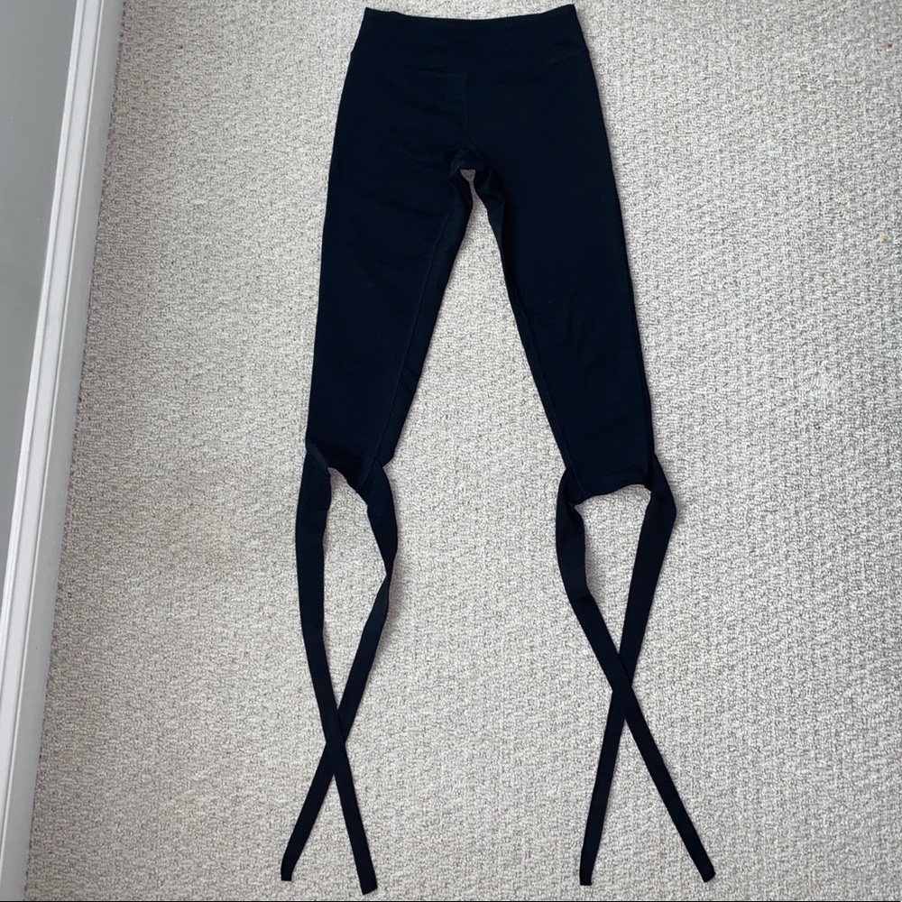 Manduka Flux Capri Wrap Leggings - Picture 2 of 3